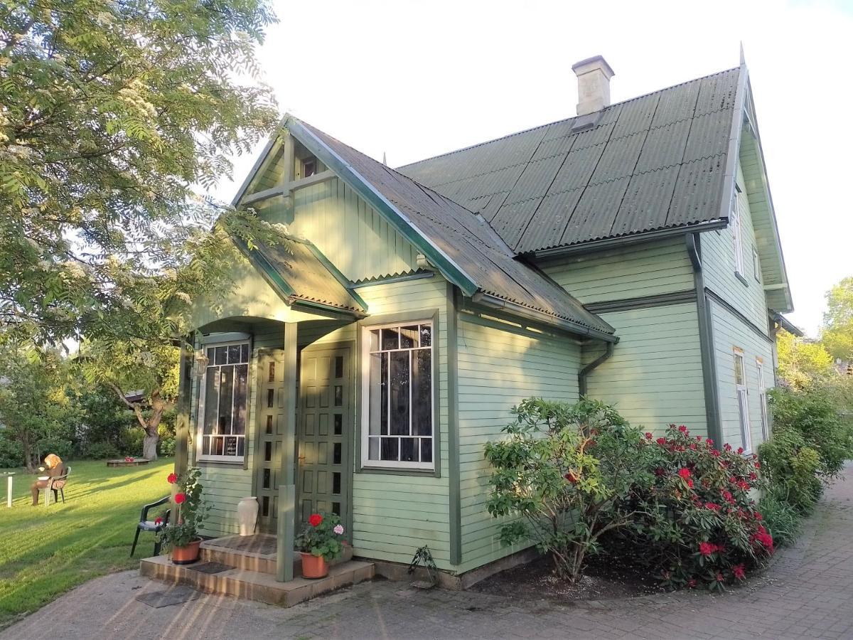 House, Garden & Sauna. Free Parking. Train Stop-200 M. Sea-1 Km. Jūrkalne Kültér fotó